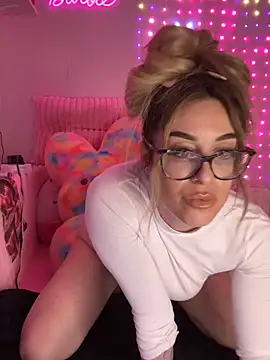 Snapshot of laurenlotus chatting on 29, 3, 2026 laurenlotus online show from 29, 3, 2026
