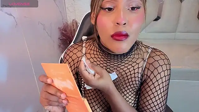 Snapshot of naomitp chatting on 19, 5, 2026 naomitp online show from 19, 5, 2026