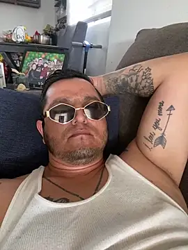 HOTB0Y18 online show from 18, 5, 2026
