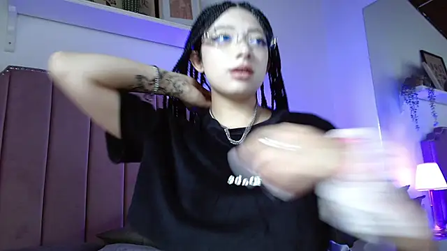 Snapshot of shiny_foxeyes chatting on 7, 4, 2026 shiny foxeyes online show from 7, 4, 2026