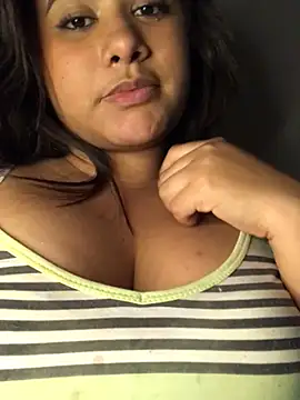 Snapshot of camilavixen20 chatting on 2, 4, 2026 camilavixen20 online show from 2, 4, 2026