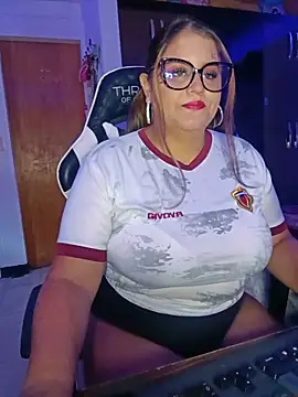 Snapshot of Bonny_rousse01 chatting on 13, 6, 2026 Bonny rousse01 online show from 13, 6, 2026
