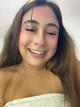 Snapshot of MelodyRey__ chatting on 10, 7, 2026 MelodyRey online show from 10, 7, 2026