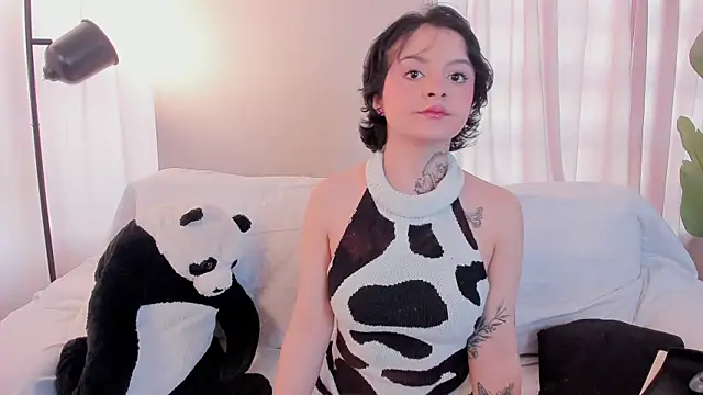  EmilyRouge  online show from 14, 7, 2026