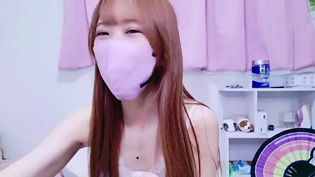 Snapshot of RIRI_23 chatting on 16, 4, 2026 RIRI 23 online show from 16, 4, 2026