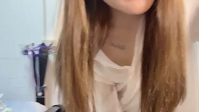 Snapshot of leilei998 chatting on 13, 4, 2026 leilei998 online show from 13, 4, 2026