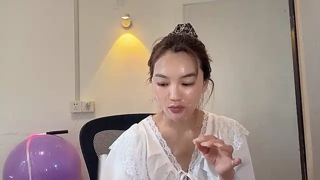 Snapshot of leilei998 chatting on 15, 4, 2026 leilei998 online show from 15, 4, 2026