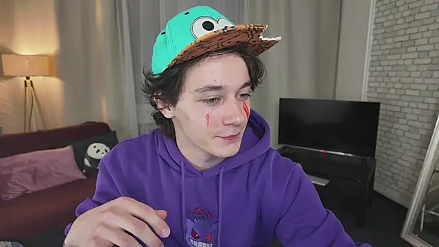 Snapshot of KevinStrike chatting on 31, 3, 2026 KevinStrike online show from 31, 3, 2026