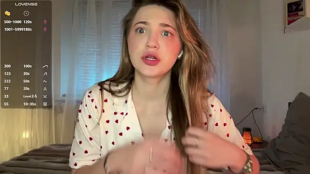 1Kellynaive online show from 13, 4, 2026