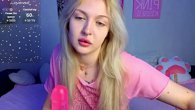Snapshot of BlondieSummer chatting on 15, 6, 2026 BlondieSummer online show from 15, 6, 2026