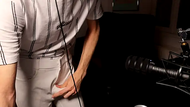 Snapshot of leggingshot1 chatting on 12, 5, 2026 leggingshot1 online show from 12, 5, 2026