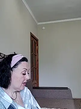 Snapshot of HelgaDennis chatting on 9, 5, 2026 HelgaDennis online show from 9, 5, 2026