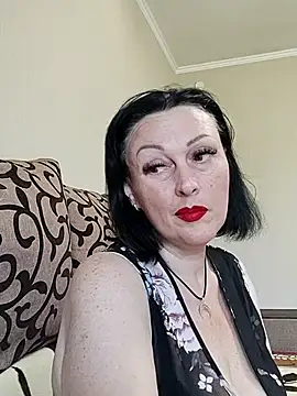 Snapshot of HelgaDennis chatting on 4, 7, 2026 HelgaDennis online show from 4, 7, 2026