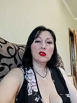 Snapshot of HelgaDennis chatting on 7, 7, 2026 HelgaDennis online show from 7, 7, 2026
