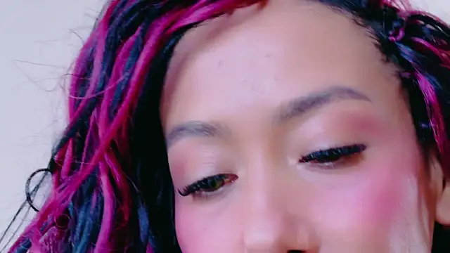 Ajua  Uva online show from 30, 4, 2026