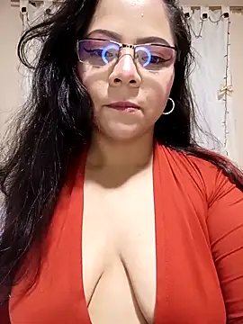 Snapshot of ROUSSE_SINCLAIR chatting on 15, 4, 2026 ROUSSE SINCLAIR online show from 15, 4, 2026