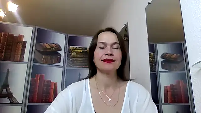 Snapshot of Selena_Moo chatting on 17, 5, 2026 Selena Moo online show from 17, 5, 2026