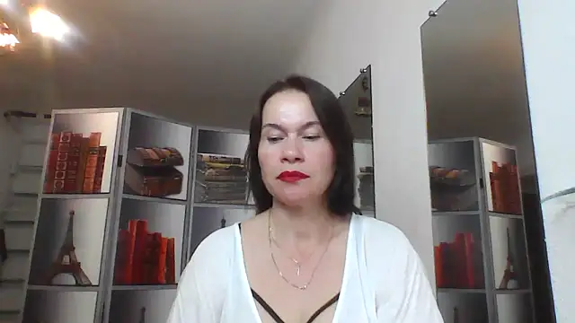 Snapshot of Selena_Moo chatting on 10, 6, 2026 Selena Moo online show from 10, 6, 2026