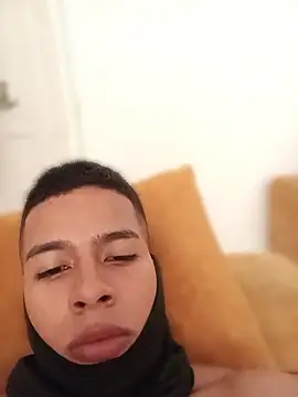 Snapshot of alejo_king02 chatting on 16, 4, 2026 alejo king02 online show from 16, 4, 2026