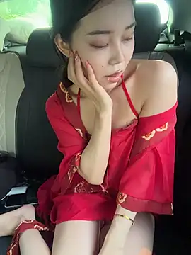 kiki-chloe online show from 13, 4, 2026