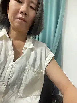 Snapshot of lilysister66 chatting on 14, 6, 2026 lilysister66 online show from 14, 6, 2026