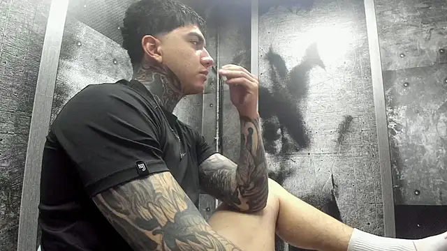 Snapshot of Gury_tattoo chatting on 26, 6, 2026 Gury tattoo online show from 26, 6, 2026