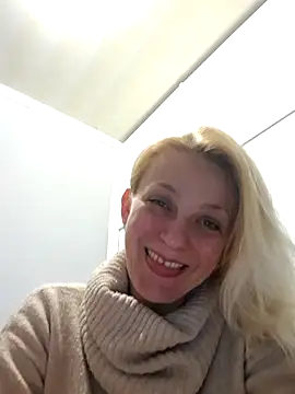 Snapshot of MiaLove183 chatting on 8, 4, 2026 MiaLove183 online show from 8, 4, 2026