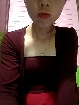 Snapshot of AmyLinee01 chatting on 11, 4, 2026 AmyLinee01 online show from 11, 4, 2026