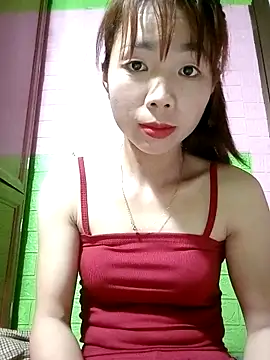 Snapshot of AmyLinee01 chatting on 15, 4, 2026 AmyLinee01 online show from 15, 4, 2026