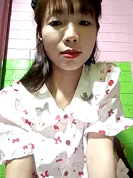 Snapshot of AmyLinee01 chatting on 11, 5, 2026 AmyLinee01 online show from 11, 5, 2026
