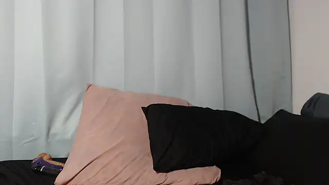 Snapshot of Lucia-boobs chatting on 24, 7, 2026 Lucia-boobs online show from 24, 7, 2026