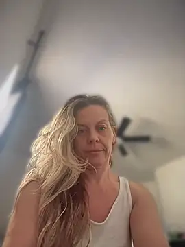 Snapshot of GwenWilde31 chatting on 26, 6, 2026 GwenWilde31 online show from 26, 6, 2026