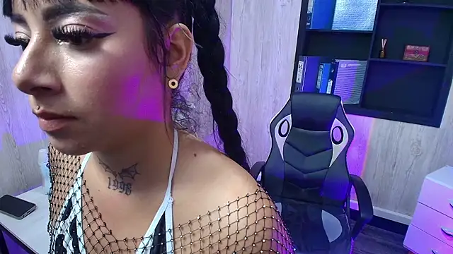 Snapshot of brithny_bratz_ chatting on 24, 3, 2026 brithny bratz online show from 24, 3, 2026