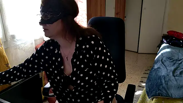Snapshot of Chrismaturefrench chatting on 6, 4, 2026 Chrismaturefrench online show from 6, 4, 2026