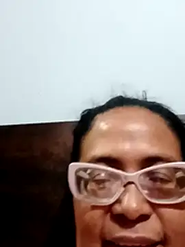 sexymomsn online show from 4, 4, 2026