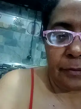 Snapshot of sexymomsn chatting on 3, 6, 2026 sexymomsn online show from 3, 6, 2026