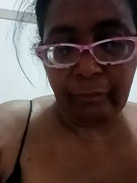 Snapshot of sexymomsn chatting on 6, 7, 2026 sexymomsn online show from 6, 7, 2026