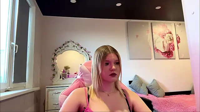SweettAnny online show from 28, 6, 2026