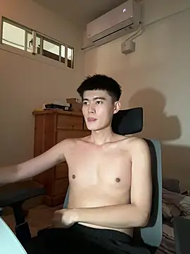 Snapshot of CalvinHY chatting on 13, 7, 2026 CalvinHY online show from 13, 7, 2026