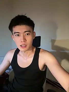 Snapshot of CalvinHY chatting on 7, 8, 2026 CalvinHY online show from 7, 8, 2026