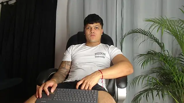 Snapshot of Pedro_x777 chatting on 2, 4, 2026 Pedro x777 online show from 2, 4, 2026