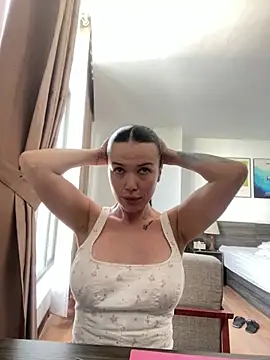 AmeliaLotuss online show from 10, 4, 2026