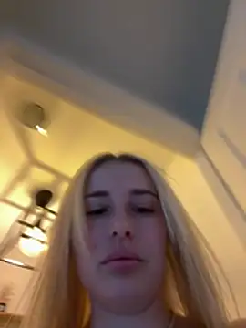 EloiseeUKK online show from 24, 3, 2026