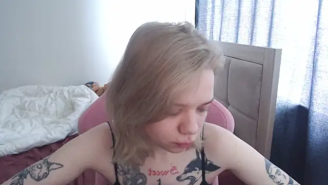 Snapshot of TenderChloe chatting on 6, 6, 2026 TenderChloe online show from 6, 6, 2026