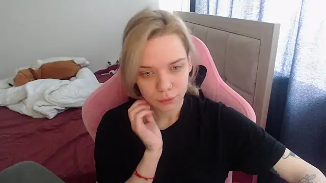 Snapshot of TenderChloe chatting on 8, 6, 2026 TenderChloe online show from 8, 6, 2026