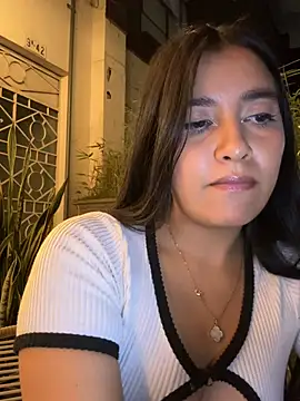 Snapshot of HaileyBiieber chatting on 1, 4, 2026 HaileyBiieber online show from 1, 4, 2026