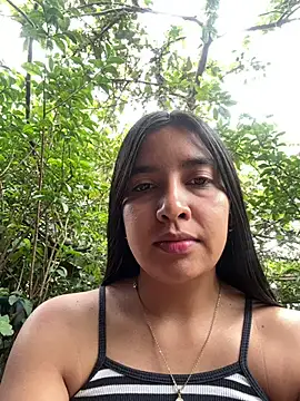 Snapshot of HaileyBiieber chatting on 5, 4, 2026 HaileyBiieber online show from 5, 4, 2026