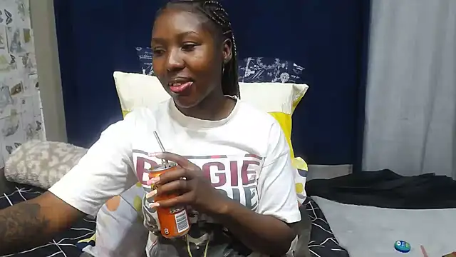 Snapshot of Candylips22 chatting on 24, 7, 2026 Candylips22 online show from 24, 7, 2026