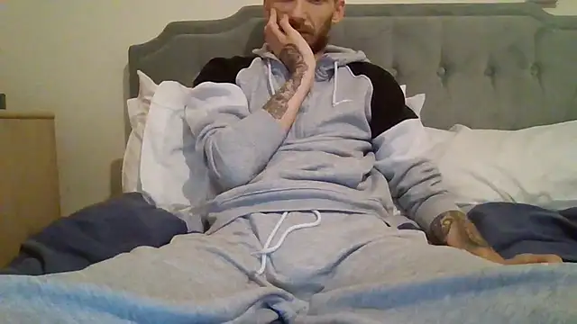 feetlovrr94 online show from 17, 4, 2026