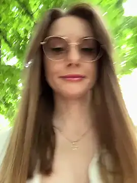 Snapshot of FReyja_44 chatting on 17, 6, 2026 FReyja 44 online show from 17, 6, 2026